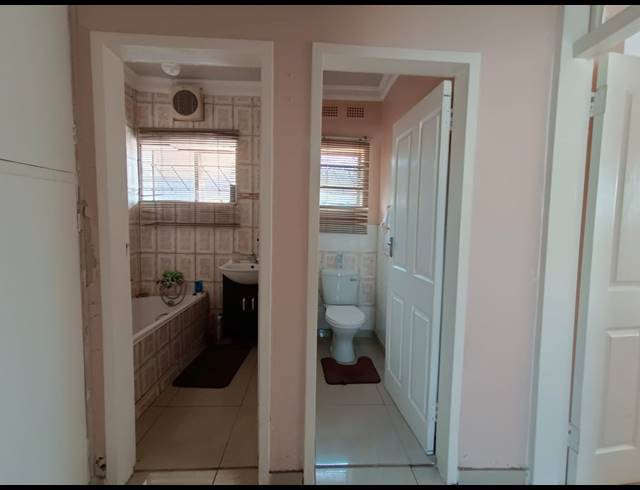 3 BEDROOM HOUSE FOR SALE IN VANDERBIJLPARK CE 2